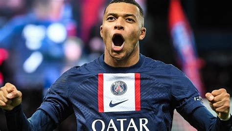mbappé gagne combien par mois